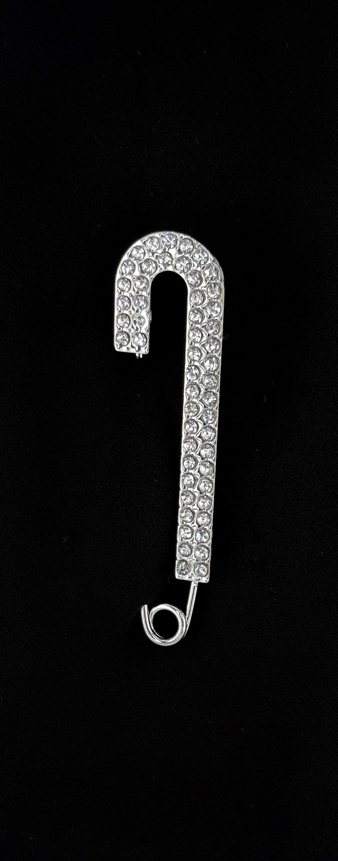 TENY brooch